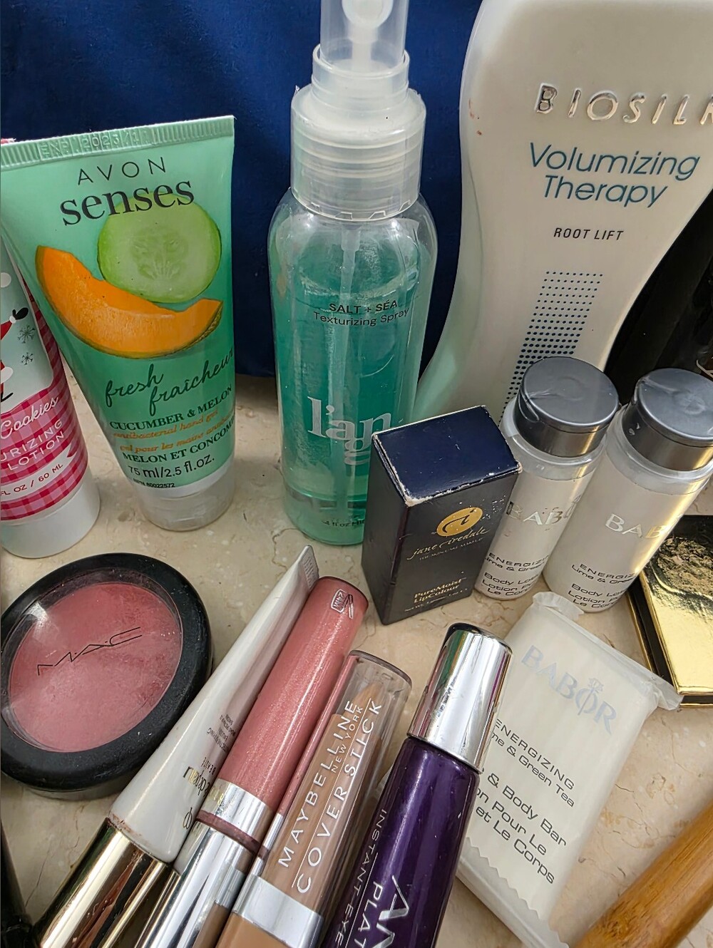Bundle Cosmetic - Picture 4 of 7